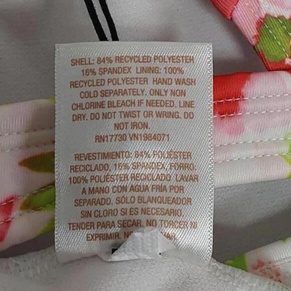 Halter Center Front Ring Bralette Bikini Top | Shade & Shore | Medium (8/10) - Picture 7 of 9